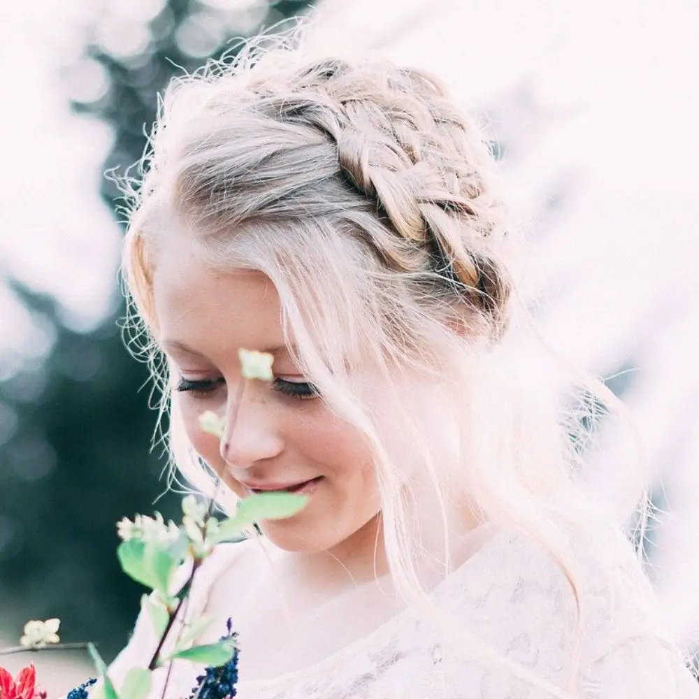 wedding updos for round face 