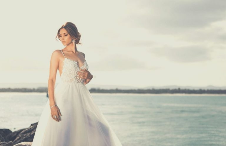 Simple Beach Wedding Dresses Ideas for Destination Bride