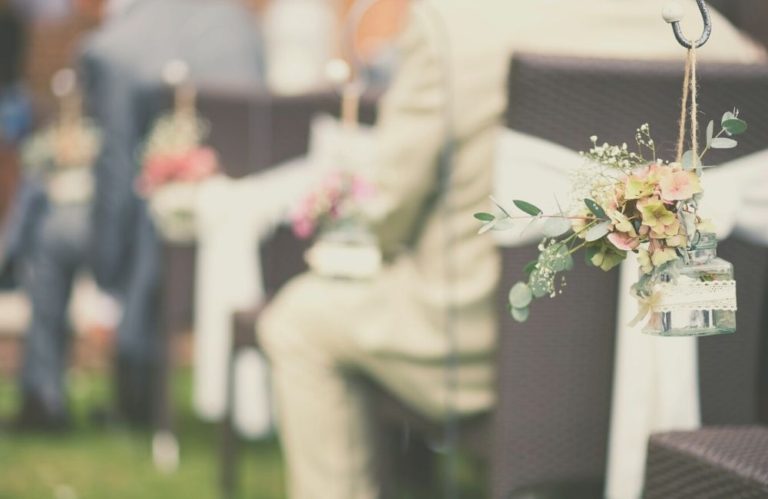 diy backyard wedding decorations on a budget