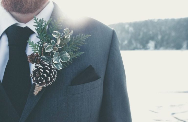 Best 3 Magical Winter Wedding Color Schemes and Theme
