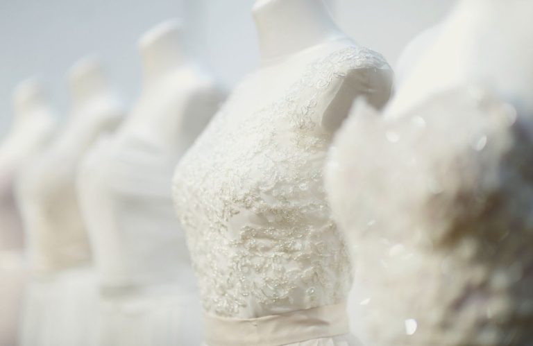 How to Buy A Second-Hand Wedding Dress - A Practical Guide