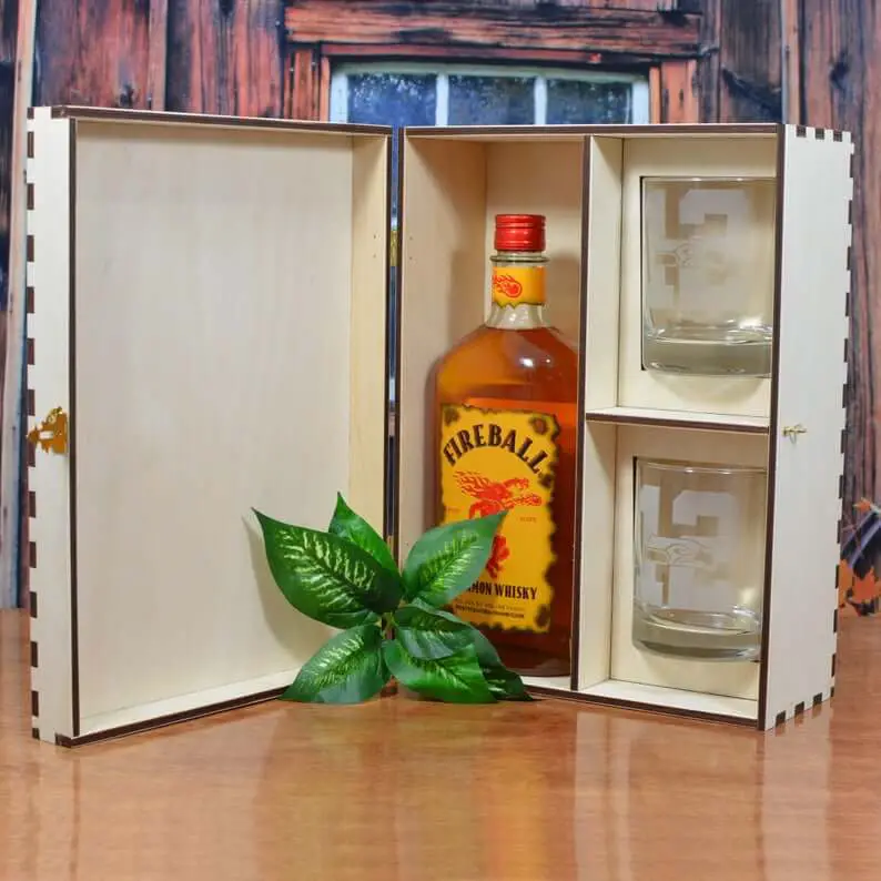 best man and Groomsmen alcohol gift boxes -