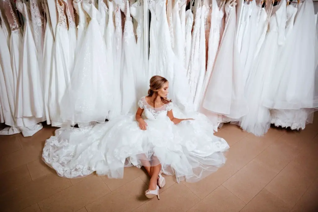 Where To Buy A Second Hand Wedding Dress - Pros and Cons