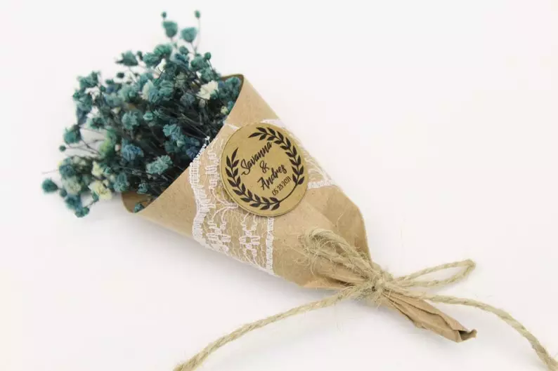 Inexpensive Spring Wedding Favors Under 2$ dried flower bouquets with magnets